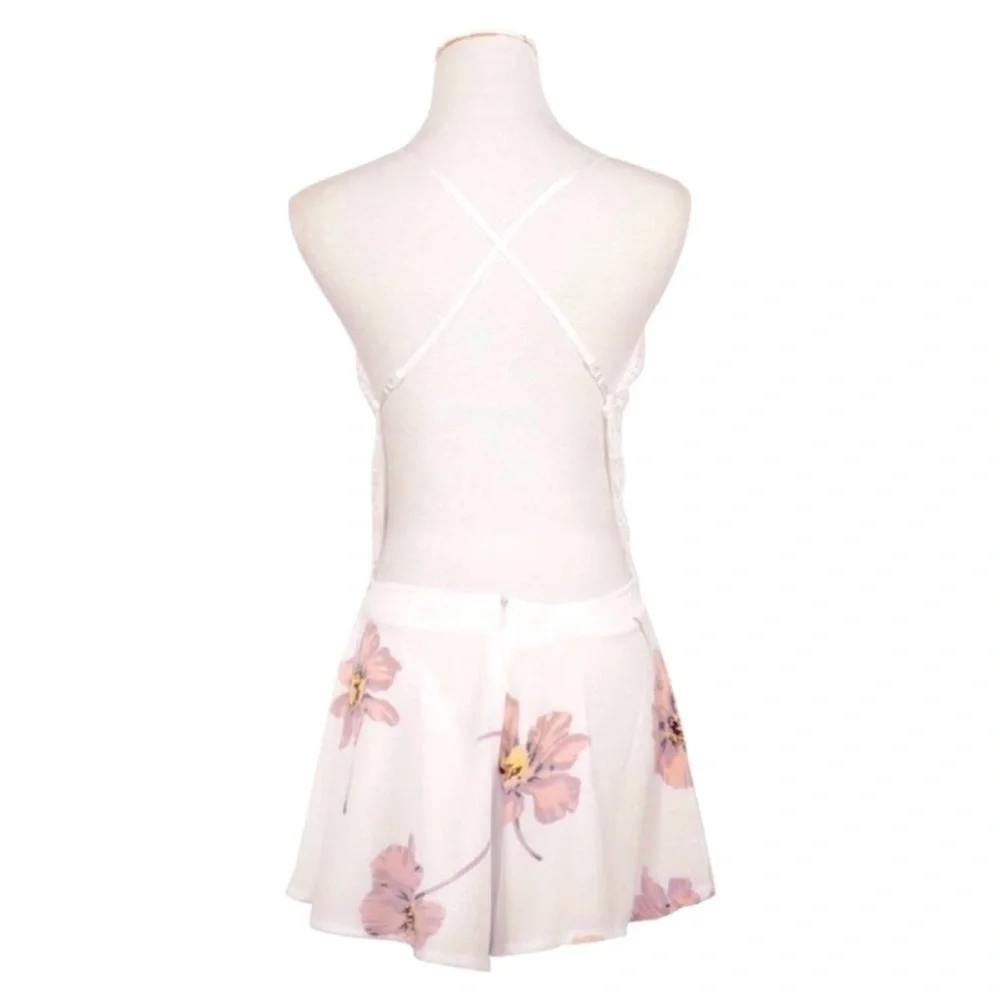 Floral Crochet Romper in Pink & White Brand New - Picture 5 of 13